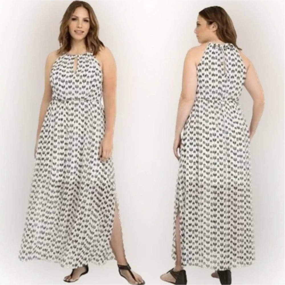 Black and white arrow print flowy maxi dress